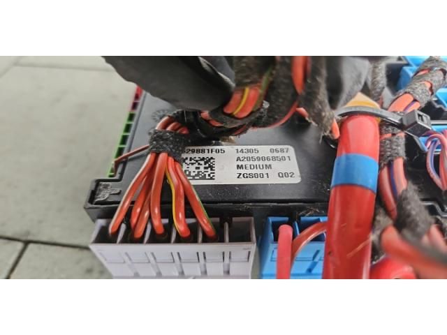 bontott MERCEDES-BENZ C-CLASS Biztosítéktábla Motortér