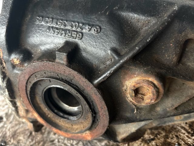 bontott MERCEDES-BENZ C-CLASS Hátsó Differenciálmű