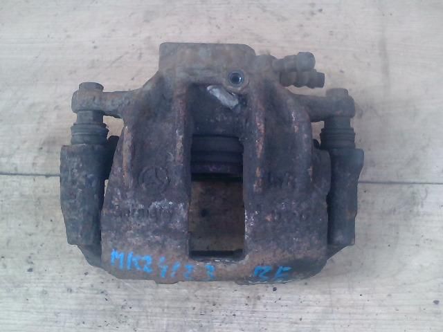 bontott MERCEDES-BENZ C-CLASS Bal első Féknyereg Munkahengerrel