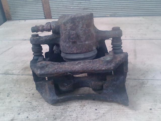 bontott MERCEDES-BENZ C-CLASS Bal első Féknyereg Munkahengerrel