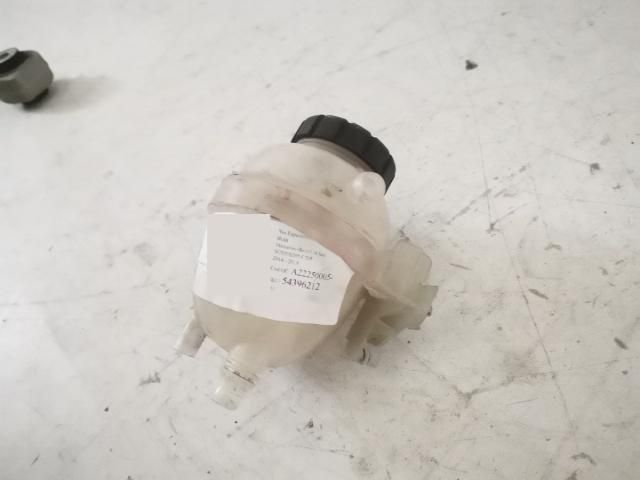 bontott MERCEDES-BENZ C-CLASS Kiegyenlítő Tartály