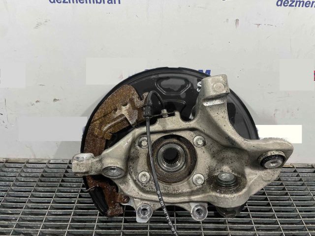 bontott MERCEDES-BENZ C-CLASS Bal hátsó Csonkállvány