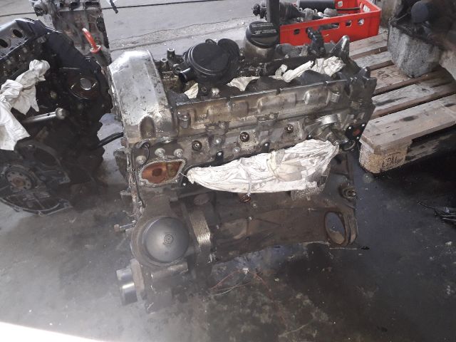 bontott MERCEDES-BENZ C-CLASS Motor (Fűzött blokk hengerfejjel)