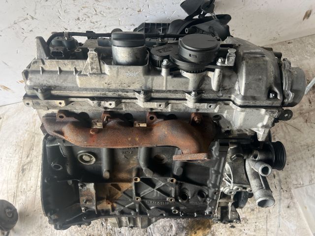 bontott MERCEDES-BENZ C-CLASS Motor (Fűzött blokk hengerfejjel)