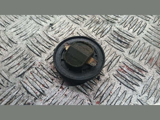 bontott MERCEDES-BENZ C-CLASS Olajbeöntő Sapka