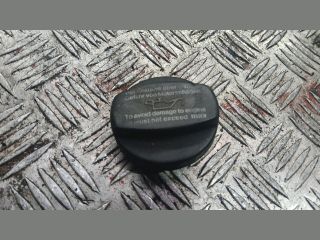 bontott MERCEDES-BENZ C-CLASS Olajbeöntő Sapka