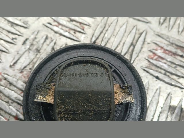 bontott MERCEDES-BENZ C-CLASS Olajbeöntő Sapka