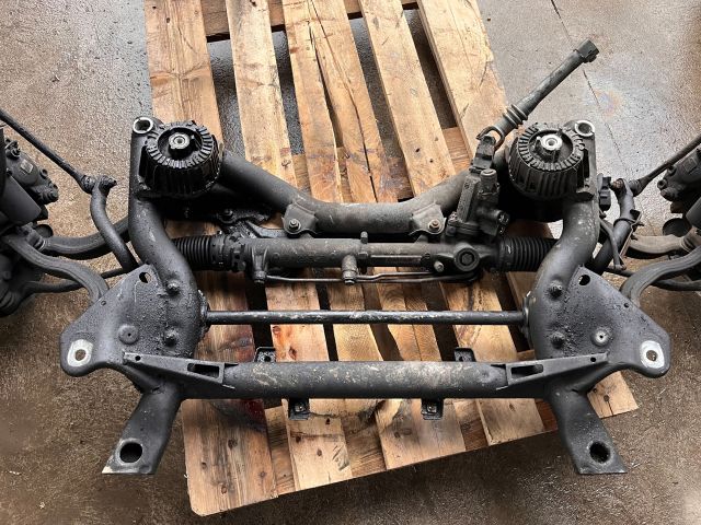 bontott MERCEDES-BENZ C-CLASS Bal első Csonkállvány Kerékaggyal