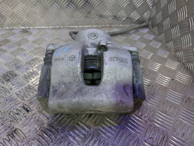 bontott MERCEDES-BENZ C-CLASS Bal első Féknyereg Munkahengerrel