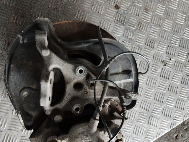 bontott MERCEDES-BENZ C-CLASS Jobb első Kerékagy