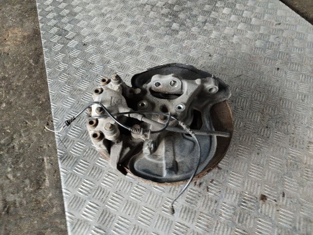 bontott MERCEDES-BENZ C-CLASS Jobb első Kerékagy