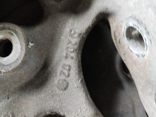 bontott MERCEDES-BENZ C-CLASS Jobb első Kerékagy