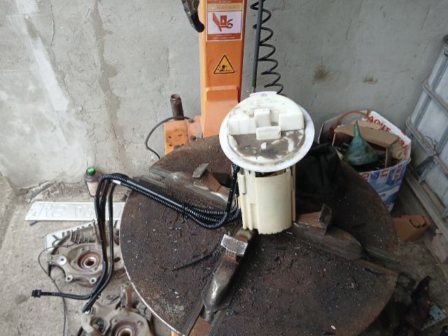 bontott MERCEDES-BENZ C-CLASS Üzemanyag Szivattyú