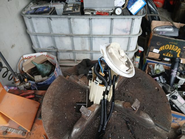 bontott MERCEDES-BENZ C-CLASS Üzemanyag Szivattyú