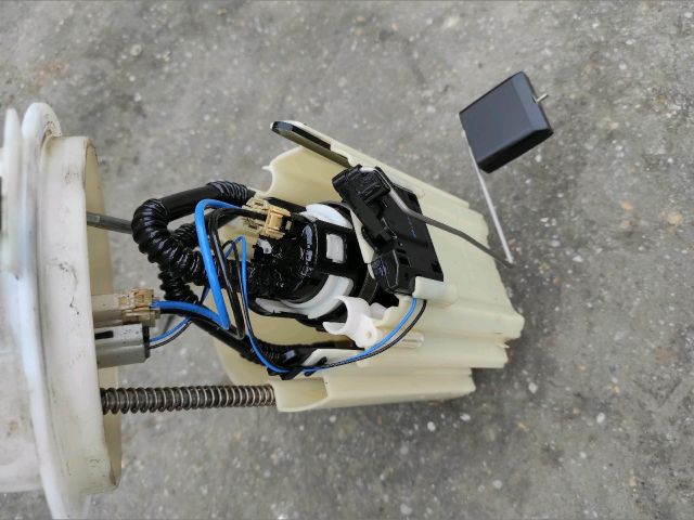 bontott MERCEDES-BENZ C-CLASS Üzemanyag Szivattyú