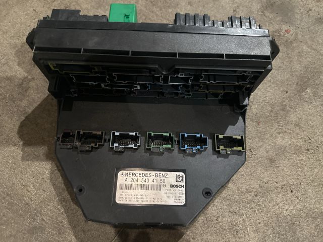 bontott MERCEDES-BENZ C-CLASS Biztosítéktábla Motortér