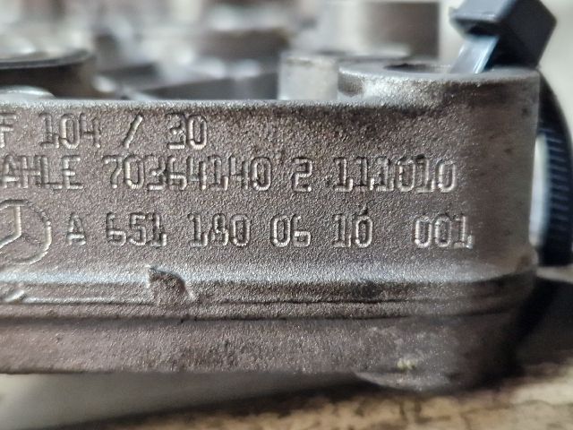 bontott MERCEDES-BENZ C-CLASS Olajszűrő Ház