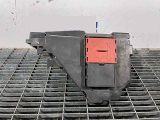 bontott MERCEDES-BENZ C-CLASS Biztosítéktábla Motortér