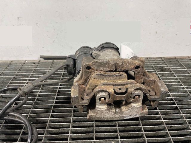 bontott MERCEDES-BENZ C-CLASS Jobb hátsó Féknyereg Munkahengerrel