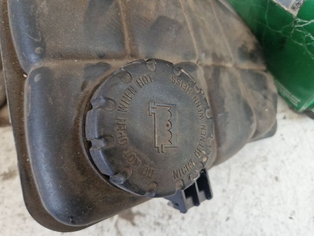 bontott MERCEDES-BENZ C-CLASS Kiegyenlítő Tartály