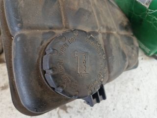 bontott MERCEDES-BENZ C-CLASS Kiegyenlítő Tartály