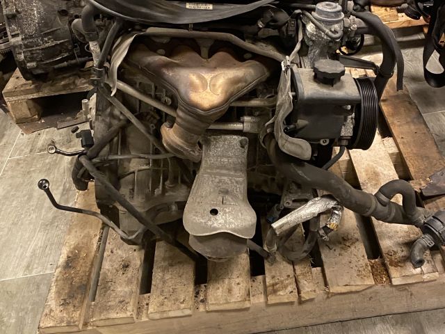 bontott MERCEDES-BENZ C-CLASS Motor (Fűzött blokk hengerfejjel)