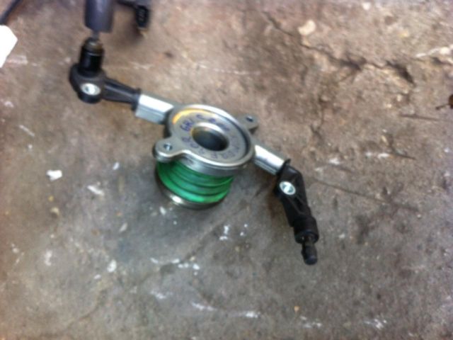 bontott MERCEDES-BENZ C-CLASS Kinyomó Csapágy