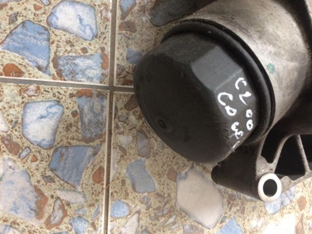 bontott MERCEDES-BENZ C-CLASS Olajszűrő Kupak