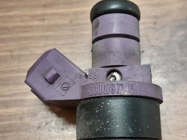 bontott MERCEDES-BENZ C-CLASS Porlasztó (1 db)