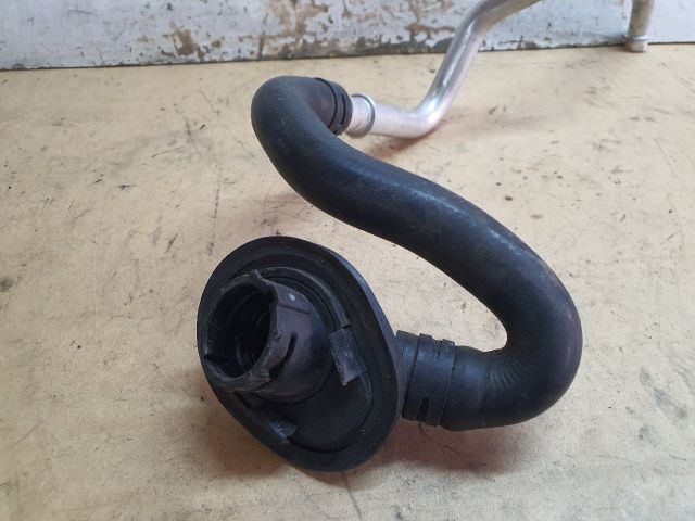 bontott MERCEDES-BENZ C-CLASS Fűtőradiátor Vízcső Felső