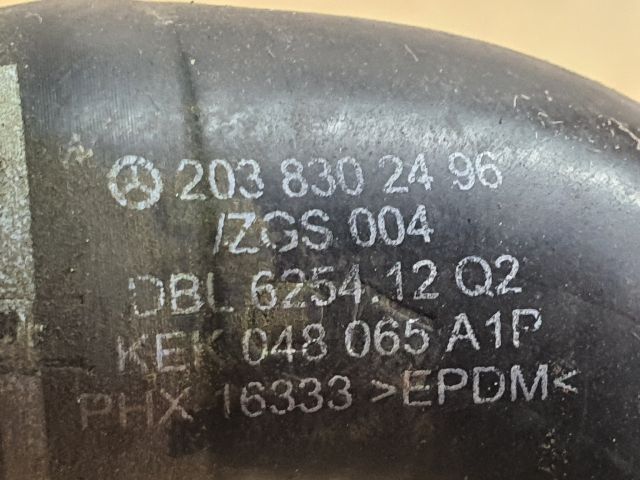 bontott MERCEDES-BENZ C-CLASS Fűtőradiátor Vízcső Felső