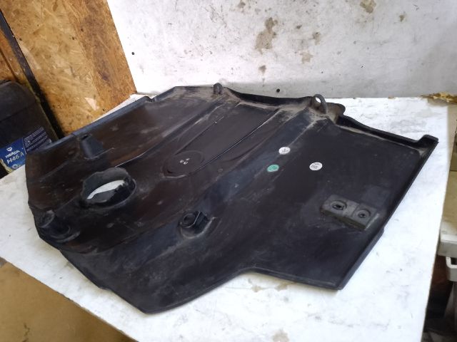 bontott MERCEDES-BENZ C-CLASS Felső Motorburkolat