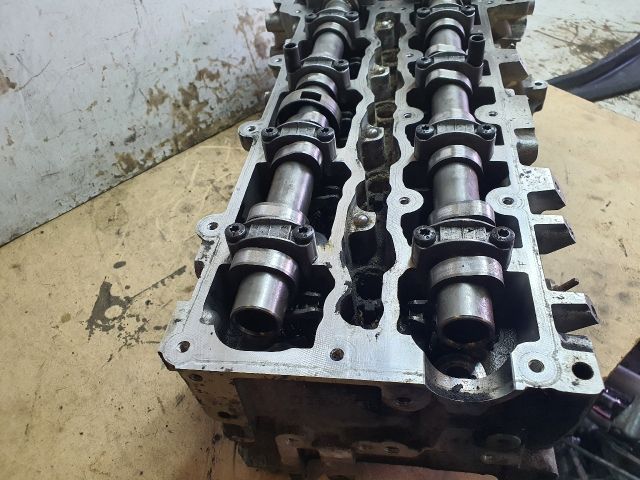 bontott MERCEDES-BENZ C-CLASS Hengerfej