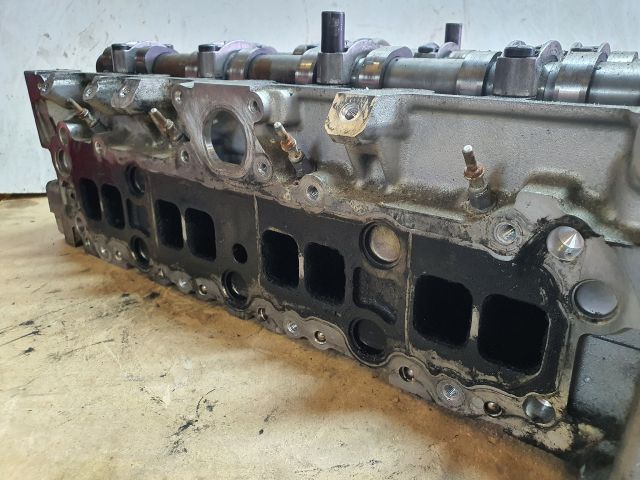 bontott MERCEDES-BENZ C-CLASS Hengerfej