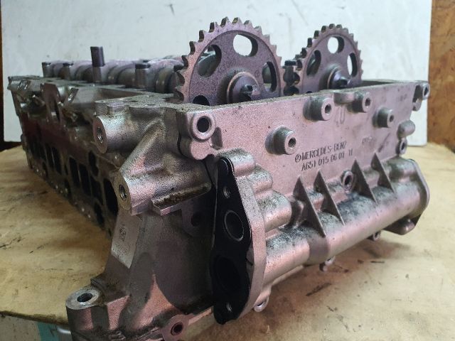 bontott MERCEDES-BENZ C-CLASS Hengerfej