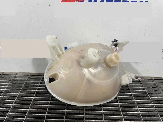 bontott MERCEDES-BENZ C-CLASS Kiegyenlítő Tartály