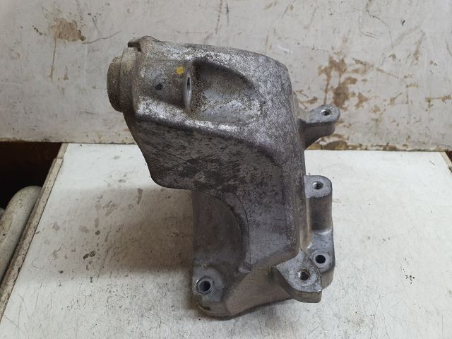 bontott MERCEDES-BENZ C-CLASS Motor Tartó Bak Bal