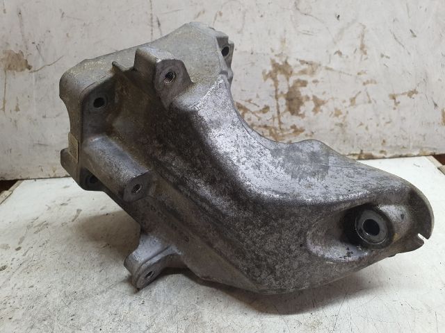 bontott MERCEDES-BENZ C-CLASS Motor Tartó Bak Bal