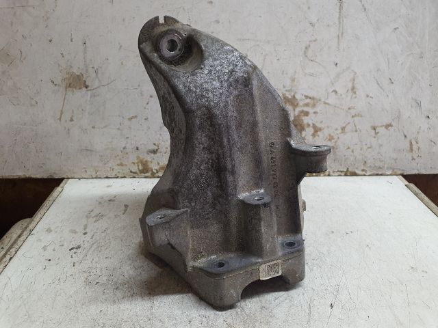 bontott MERCEDES-BENZ C-CLASS Motor Tartó Bak Bal