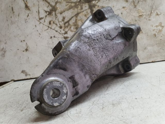 bontott MERCEDES-BENZ C-CLASS Motor Tartó Bak Jobb