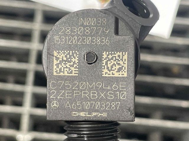 bontott MERCEDES-BENZ C-CLASS Porlasztó (1 db)