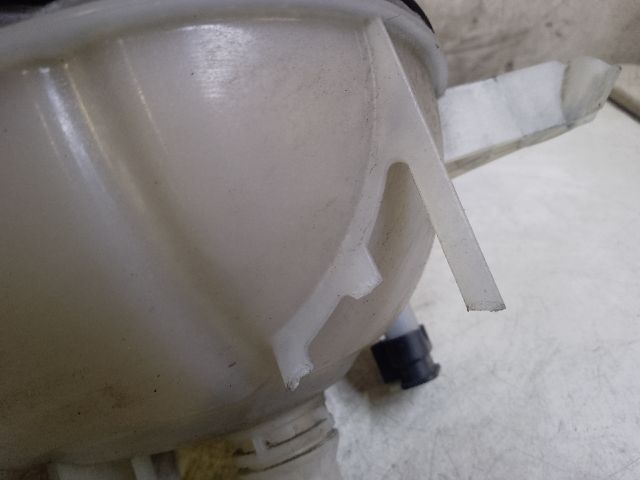 bontott MERCEDES-BENZ C-CLASS Kiegyenlítő Tartály