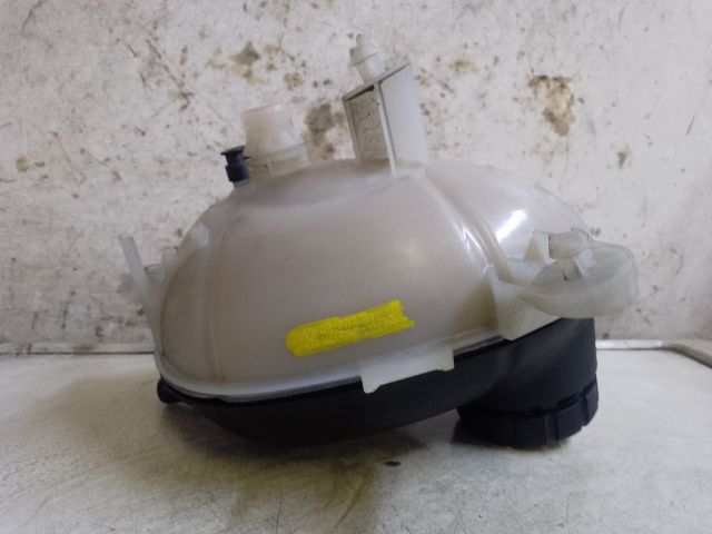 bontott MERCEDES-BENZ C-CLASS Kiegyenlítő Tartály