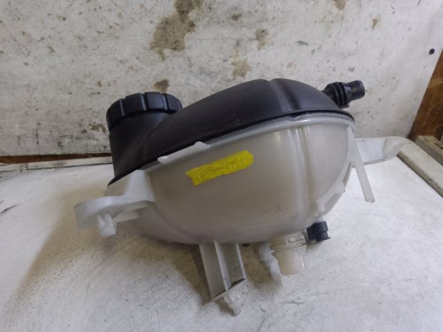 bontott MERCEDES-BENZ C-CLASS Kiegyenlítő Tartály