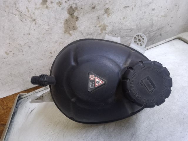 bontott MERCEDES-BENZ C-CLASS Kiegyenlítő Tartály