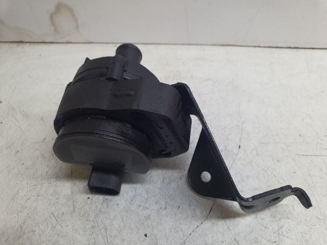 bontott MERCEDES-BENZ C-CLASS Vízpumpa