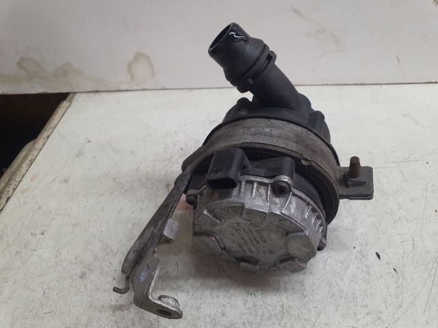 bontott MERCEDES-BENZ C-CLASS Vízpumpa