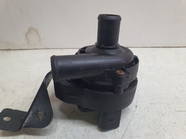 bontott MERCEDES-BENZ C-CLASS Vízpumpa