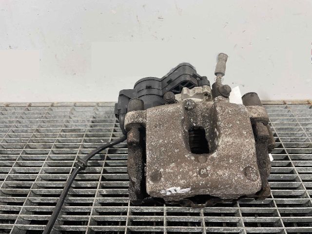 bontott MERCEDES-BENZ C-CLASS Bal hátsó Féknyereg Munkahengerrel