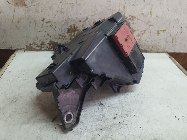 bontott MERCEDES-BENZ C-CLASS Biztosítéktábla Motortér